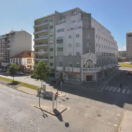 Peixinho Avenue * 阿威罗